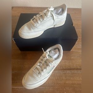 Reebok Club C 85 Vintage Women’s 7.5 Color: Chalk / Paperwhite / Glen Green